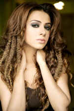 fashion-long-hair.jpg (113449 bytes)